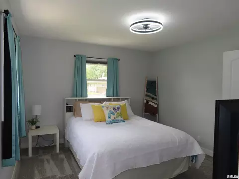 Bedroom - 205 S Park St, Alpha, IL 61413 photo 6 of 6