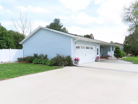 Exterior - 205 S Park St, Alpha, IL 61413 photo 4 of 15