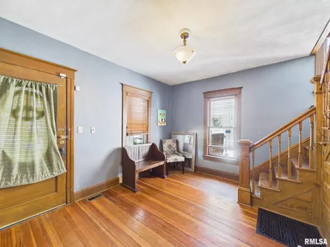 Entry Way - 400 S Adelia St, Springfield, IL 62704 photo 1 of 2