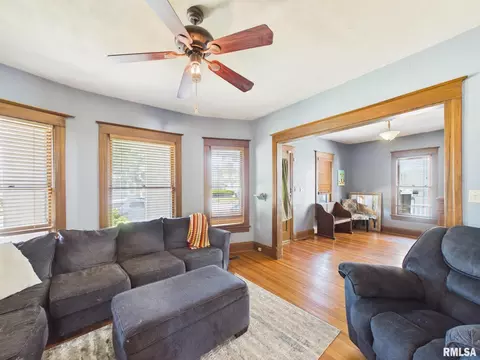 Living - 400 S Adelia St, Springfield, IL 62704 photo 4 of 4