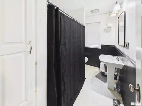Bath - 400 S Adelia St, Springfield, IL 62704 photo 3 of 3