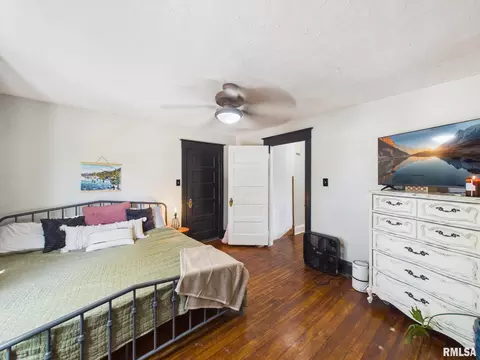 Bedroom - 400 S Adelia St, Springfield, IL 62704 photo 2 of 10