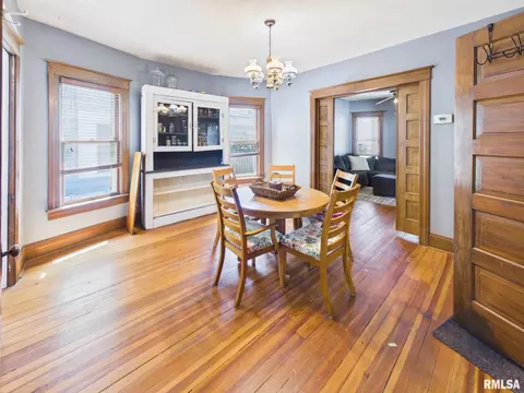 Dining - 400 S Adelia St, Springfield, IL 62704 photo 1 of 4