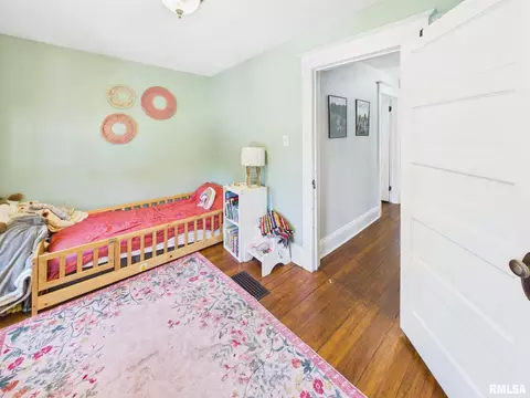 Bedroom - 400 S Adelia St, Springfield, IL 62704 photo 5 of 10