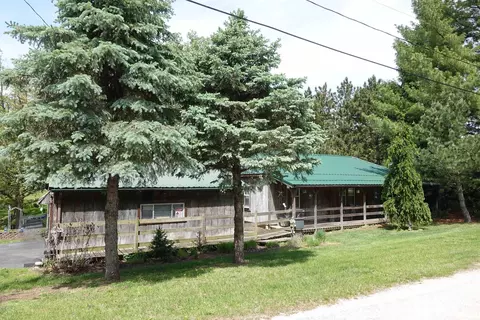109 W 1st St, East Galesburg, IL 61430