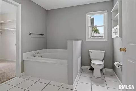 Bath - 2601 Chicory Dr, Springfield, IL 62711 photo 1 of 3