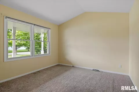 Living - 2601 Chicory Dr, Springfield, IL 62711 photo 4 of 5
