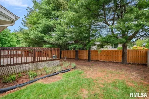 Exterior - 2601 Chicory Dr, Springfield, IL 62711 photo 8 of 9