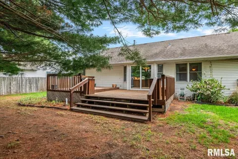 Exterior - 2601 Chicory Dr, Springfield, IL 62711 photo 6 of 9