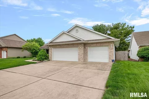 Exterior - 2601 Chicory Dr, Springfield, IL 62711 photo 3 of 9