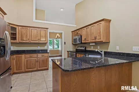 Kitchen - 2601 Chicory Dr, Springfield, IL 62711 photo 1 of 3