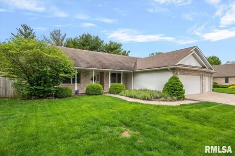 Exterior - 2601 Chicory Dr, Springfield, IL 62711 photo 2 of 9