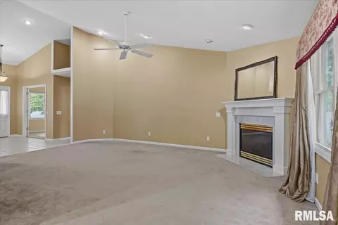 Living - 2601 Chicory Dr, Springfield, IL 62711 photo 3 of 5