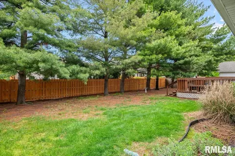 Exterior - 2601 Chicory Dr, Springfield, IL 62711 photo 4 of 9