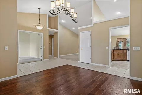 Entry Way - 2601 Chicory Dr, Springfield, IL 62711 photo 2 of 4