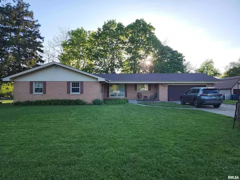 306 S Broadway St, Atlanta, IL 61723