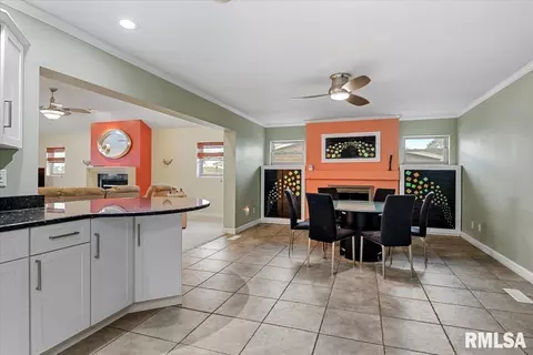 Dining - 1013 E Lake Shore Dr, Springfield, IL 62712 photo 4 of 6