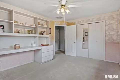 Bedroom - 1013 E Lake Shore Dr, Springfield, IL 62712 photo 10 of 12