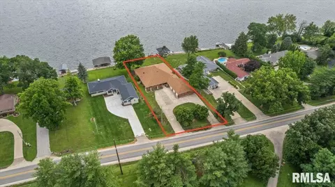 View/Area - 1013 E Lake Shore Dr, Springfield, IL 62712 photo 4 of 8
