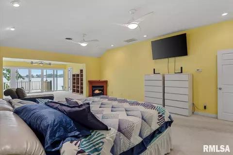Bedroom - 1013 E Lake Shore Dr, Springfield, IL 62712 photo 2 of 12