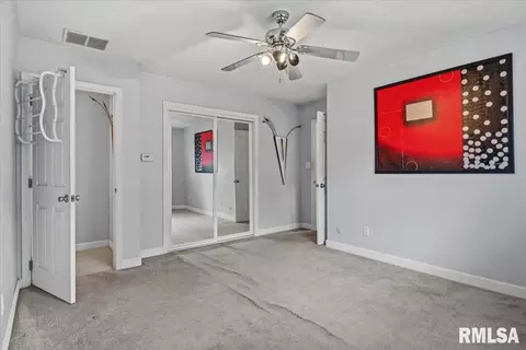 Bedroom - 1013 E Lake Shore Dr, Springfield, IL 62712 photo 7 of 12