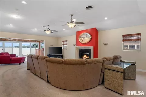 Living - 1013 E Lake Shore Dr, Springfield, IL 62712 photo 4 of 5