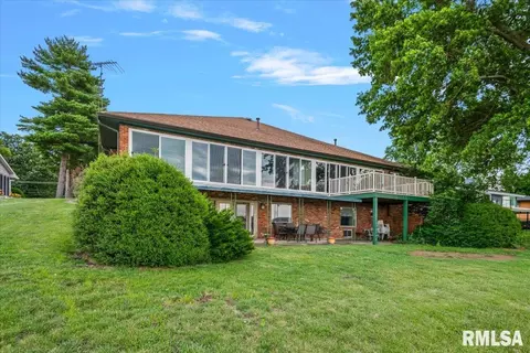 Exterior - 1013 E Lake Shore Dr, Springfield, IL 62712 photo 13 of 15