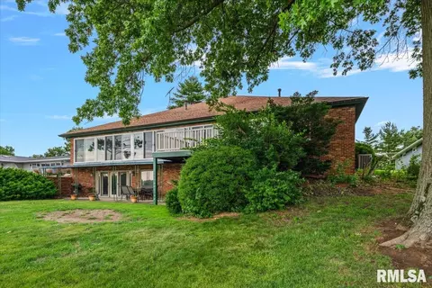 Exterior - 1013 E Lake Shore Dr, Springfield, IL 62712 photo 11 of 15