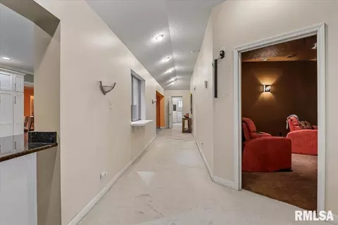 Entry Way - 1013 E Lake Shore Dr, Springfield, IL 62712 photo 2 of 2
