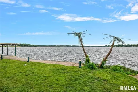 View/Area - 1013 E Lake Shore Dr, Springfield, IL 62712 photo 2 of 8