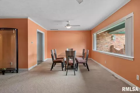 Dining - 1013 E Lake Shore Dr, Springfield, IL 62712 photo 1 of 6