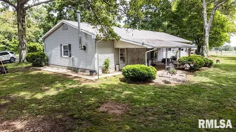 Exterior - 9502 Anglen Rd, Farina, IL 62838 photo 6 of 6