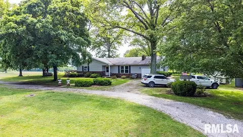 Exterior - 9502 Anglen Rd, Farina, IL 62838 photo 3 of 6