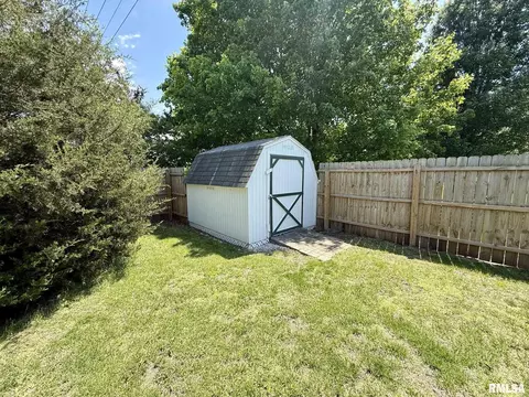 Exterior - 604 N Main St, Athens, IL 62613 photo 5 of 5