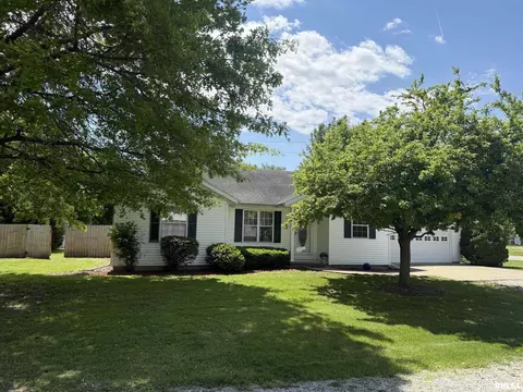 604 N Main St, Athens, IL 62613