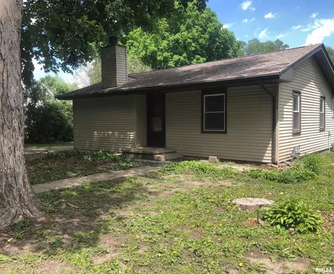307 S Eaton St, Edinburg, IL 62531
