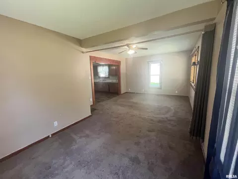 Living - 102 Sycamore St, Thayer, IL 62689 photo 2 of 3