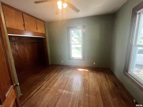 Bedroom - 102 Sycamore St, Thayer, IL 62689 photo 2 of 2