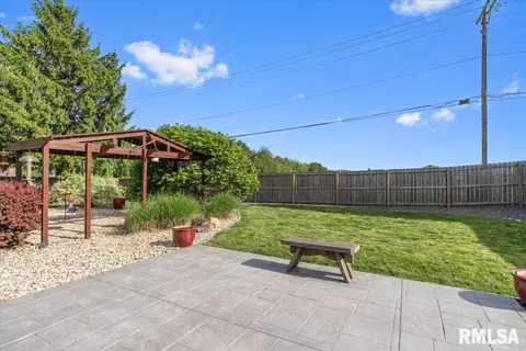 Exterior - 4084 Hollyhock Dr, Springfield, IL 62711 photo 3 of 6