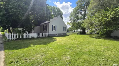 Exterior - 1907 N 10th St, Springfield, IL 62702 photo 2 of 4