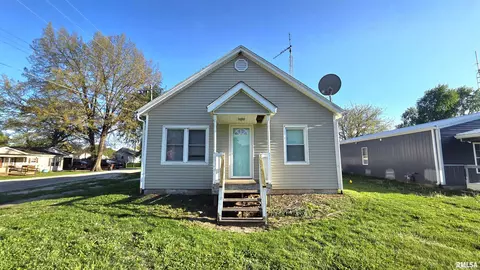 114 Ebony St, Thayer, IL 62689