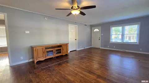 Living - 114 Ebony St, Thayer, IL 62689 photo 2 of 2
