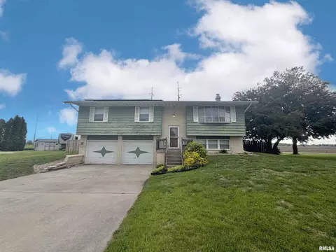 1701 N Woodbine Cir, Galesburg, IL 61401