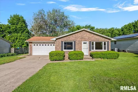 321 N Park St, Rochester, IL 62563