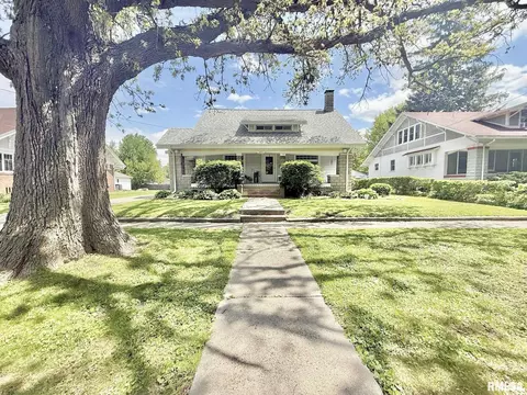 691 Jefferson St, Galesburg, IL 61401