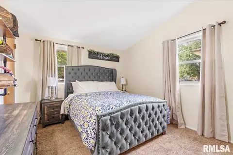 Bedroom - 24 Sunnyside Dr, Springfield, IL 62702 photo 4 of 6