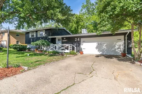 Exterior - 24 Sunnyside Dr, Springfield, IL 62702 photo 2 of 6