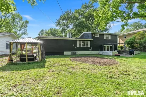Exterior - 24 Sunnyside Dr, Springfield, IL 62702 photo 5 of 6
