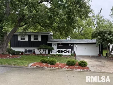 24 Sunnyside Dr, Springfield, IL 62702