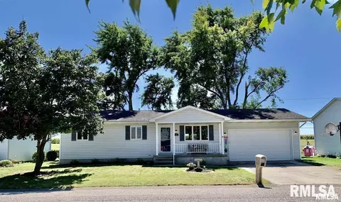 1107 W Hall Dr, Jacksonville, IL 62650